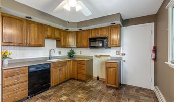 24 Glenbourne Ct, Amherst, NY 14221