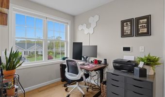 81 Golden View Dr, Johnston, RI 02919