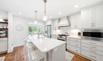 2400 Anchor Way, Anchorage, KY 40223