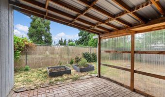 5094 DAISY St, Springfield, OR 97478