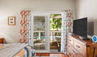 4 Waterbird Dr, Beaufort, SC 29907