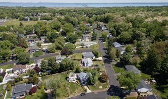 540 Sherman Ave, Belford, NJ 07718