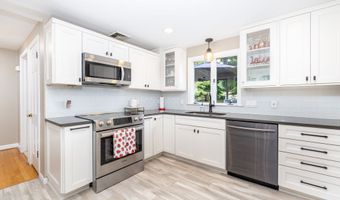 56 Juniper Dr, Avon, CT 06001