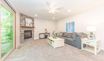 2728 Kimberley Rd, Ann Arbor, MI 48104