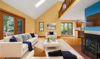 56 Lakeside Dr, Charlestown, RI 02813