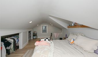 4135 State Park Dr, Akron, OH 44319