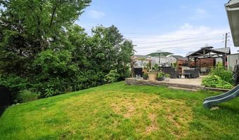 2107 Henley Woods Dr, Arnold, MO 63010