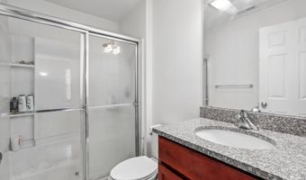 27 Riverview Ct 27, Brookfield, CT 06804