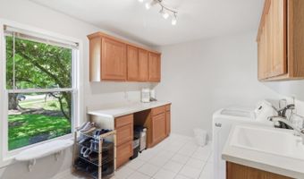 305 BUCKINGHAM Dr, Algonquin, IL 60102