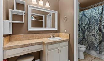 107 S Parkridge Dr, Benton, LA 71006