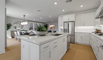 748 Edward Scholle Dr, Camarillo, CA 93010