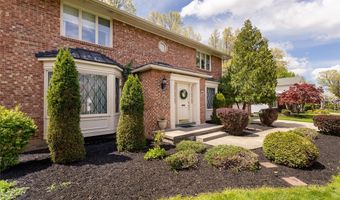 20 Parkhaven Dr, Amherst, NY 14228