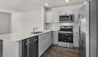 211 Maddox Dr, Aberdeen, NC 28315