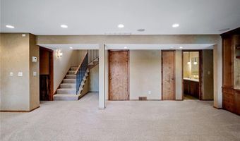 451 Reflection Rd, Apple Valley, MN 55124