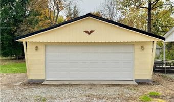 569 Broadway St, Austin, IN 47102