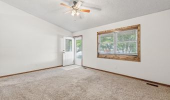 636 Dublin Dr, Andover, KS 67002