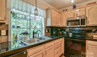 145 Fox Glen Dr, Arden, NC 28704