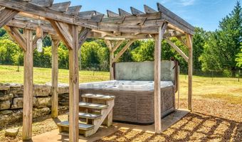 216 Old Wolf Hill Rd, Bethpage, TN 37022