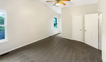 6766 Wimbledon Dr, Zionsville, IN 46077