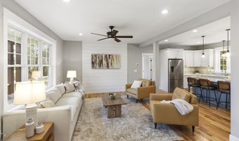 8 Stone Creek Dr, Brentwood, NH 03833