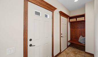 805 NW Reinhart Dr, Ankeny, IA 50023