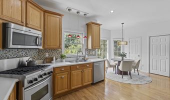 233 Ivy Glen Cir, Avondale Estates, GA 30002