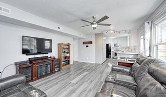 555 Hyannis Dr, Avon, IN 46123