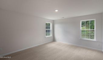 1052 Misty Creek Dr, Aberdeen, NC 28315