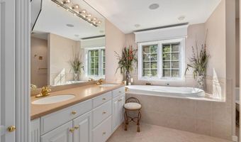 301 22nd St NW, Austin, MN 55912