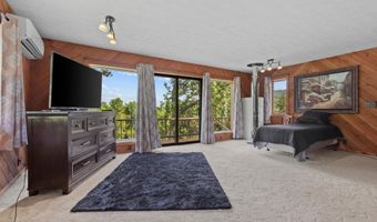 10463 Farm Road 1182, Aurora, MO 65605