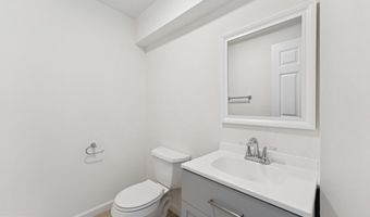 2000 GOLDEN MORNING Dr 32, Bowie, MD 20721