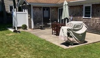 39 Grafton St, Newport, RI 02840