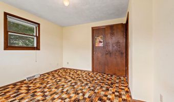 1517 NAVARINO St, Algoma, WI 54201