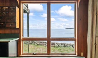 81 Nubble Rd, York, ME 03909