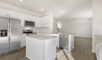 977 Misty Creek Dr, Aberdeen, NC 28315