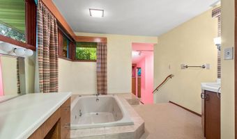 5531 LONG Ct, Appleton, WI 54914
