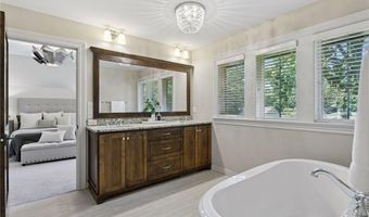 132 Interlachen Rd, Hopkins, MN 55343