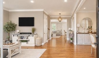 71 Compton St, Belford, NJ 07718