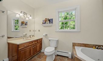 17 Goodhill Rd, Bethel, CT 06801