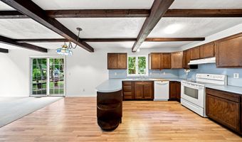 4 Laurel Dr, Albany, NY 12211