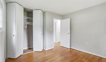 8532 CANTERBURY Dr, Annandale, VA 22003