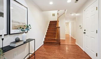 518 WINDING ROSE Dr, Rockville, MD 20850