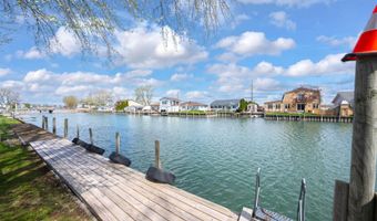 6334 Marina Dr, Algonac, MI 48001
