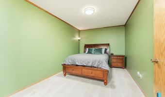 408 N Oak Ridge Rd, Brandon, SD 57005