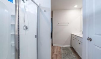 9 LOOKOUT Ave, Barnegat, NJ 08005