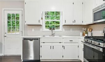 302 WHITE MARBLE Way, Ball Ground, GA 30107
