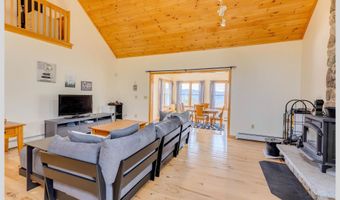 89 Meadow Ln, Campton, NH 03223