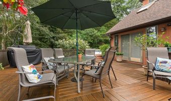 4 Wilbur Rd, Lincoln, RI 02865