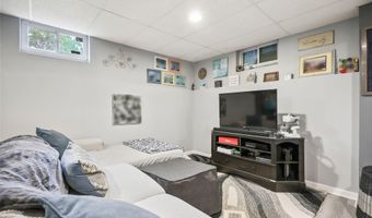 46 Hyer Ct, Aberdeen, NJ 07747