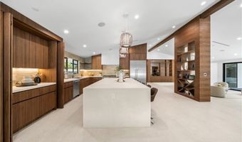 16105 Clear Oak Dr, Encino, CA 91436